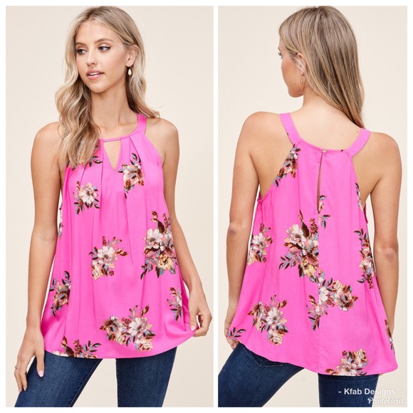🥰LAST Pink Floral Pleated Keyhole Button Back Top - Picture 2 of 8